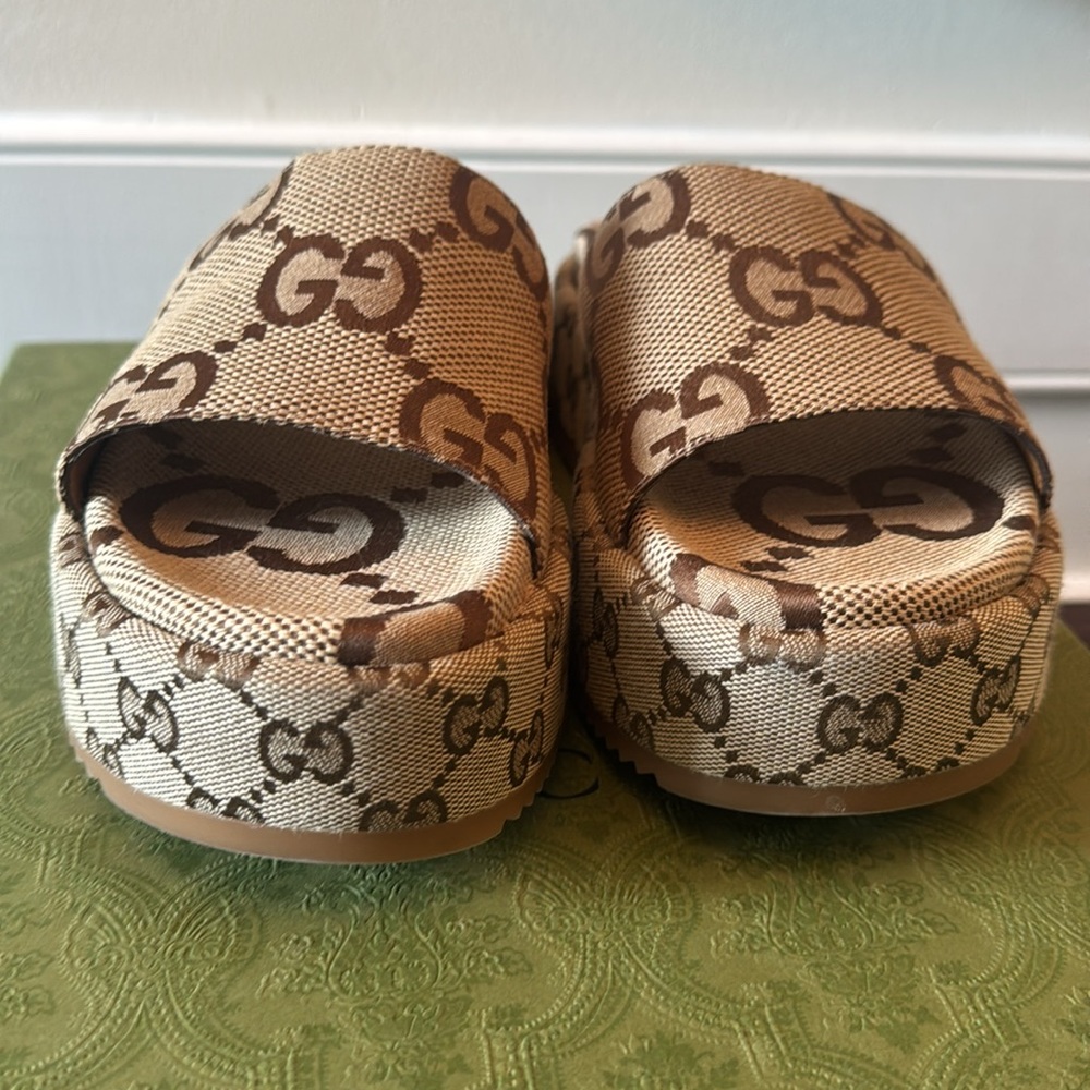 Gucci Logo platform slides - Picture 7 of 11